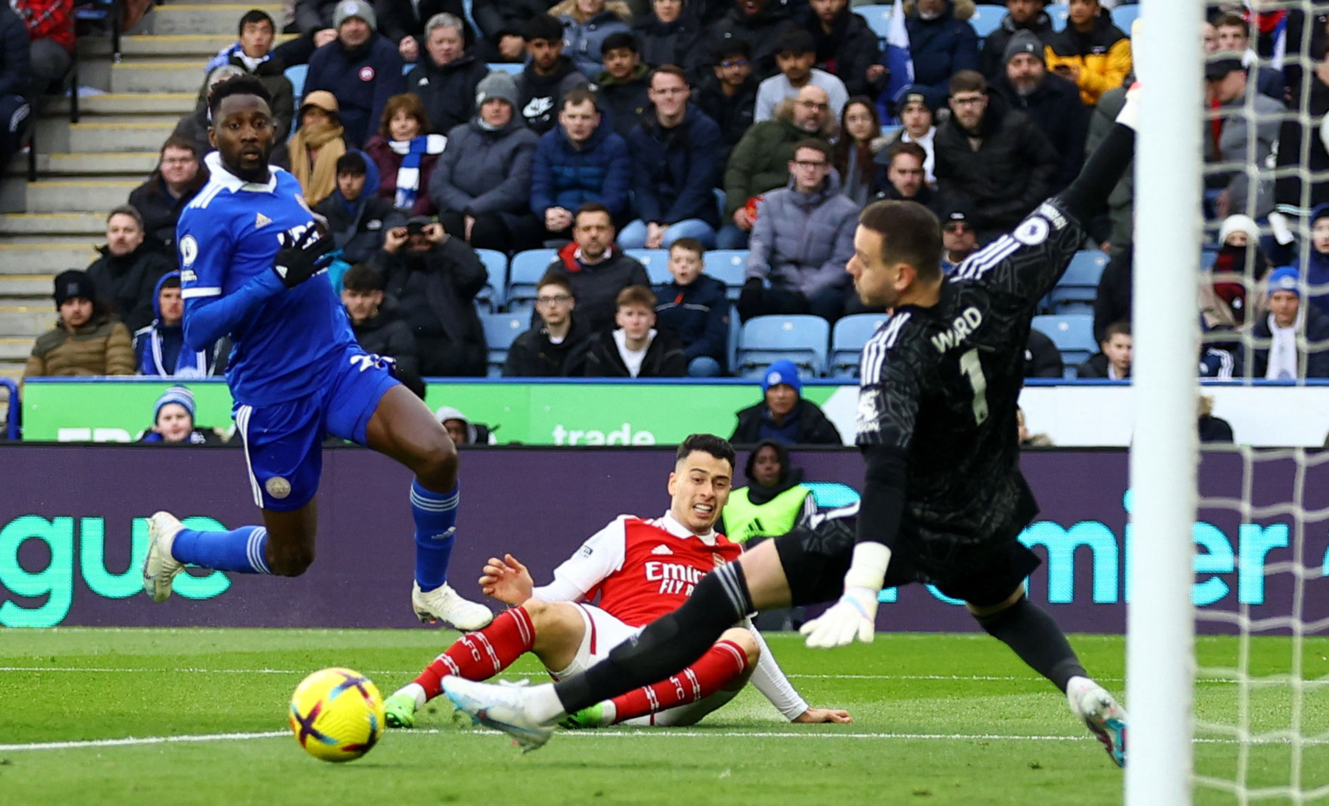 上海德比净比赛时长54分34秒，两队共11人跑动距离超1万米.